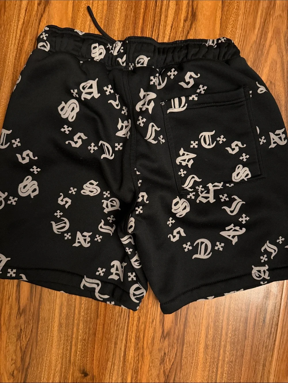 N/A comfortable black